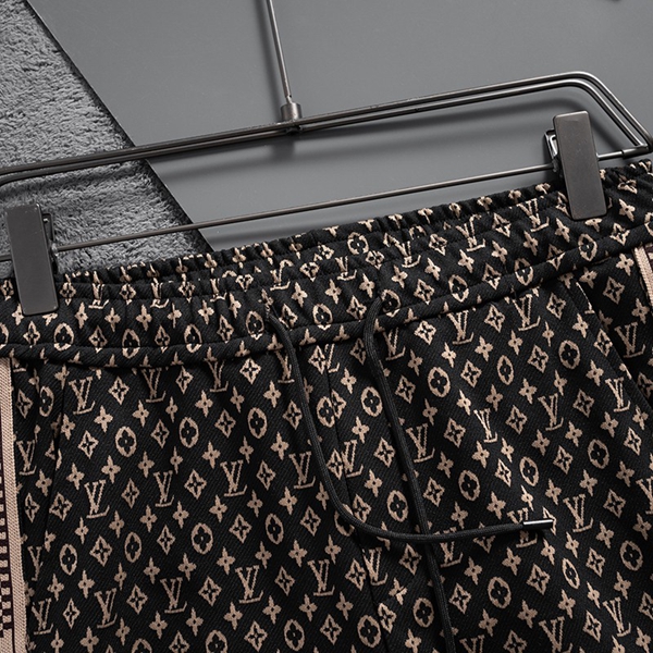 ブランドハーフパンツ背面デザイン